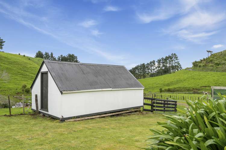 347 Standish Road Stratford_24