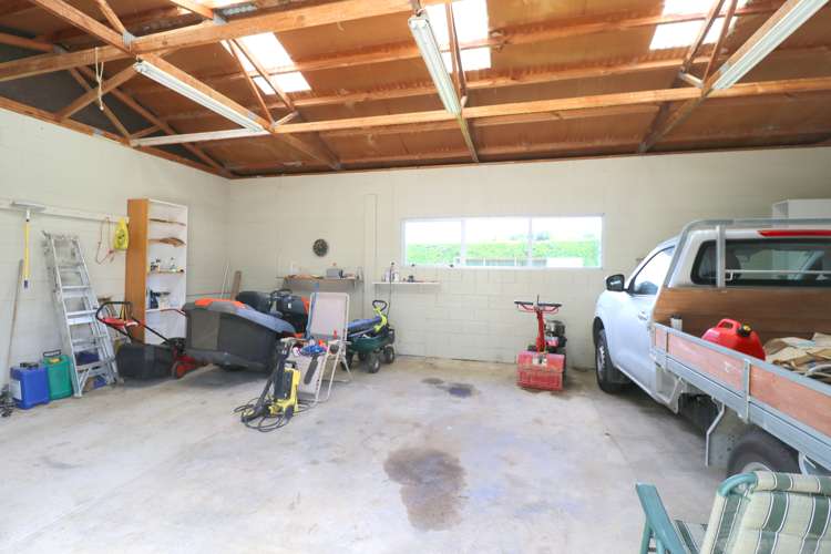 215 Findlay Road Ascot_29