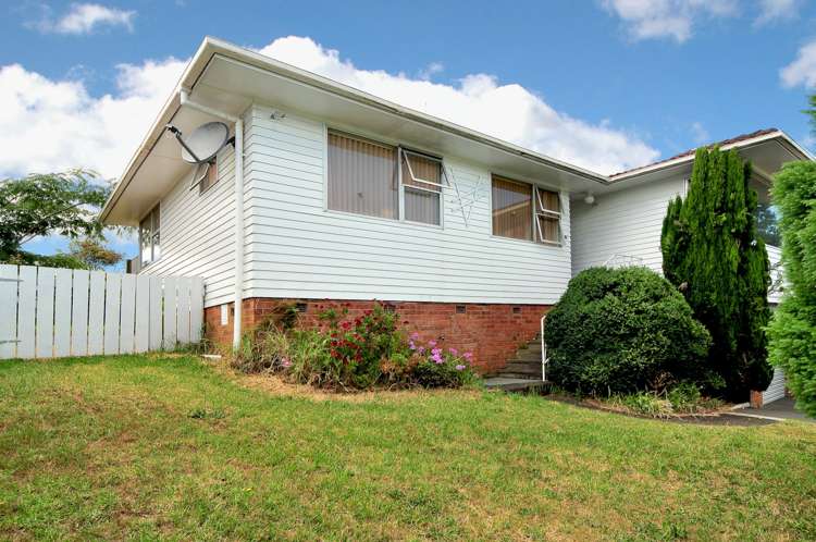 12 Hobart Crescent Wattle Downs_13