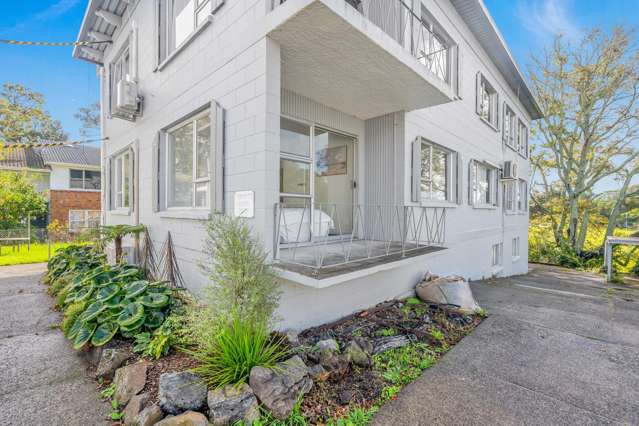 Stylish, Central & Priced to Sell - DGZ Gem!