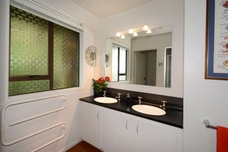 73 Easther Crescent Kew_14