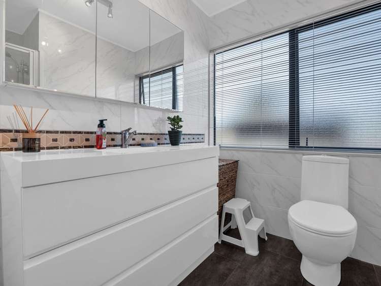 161 Hauraki Rd Orongo_20