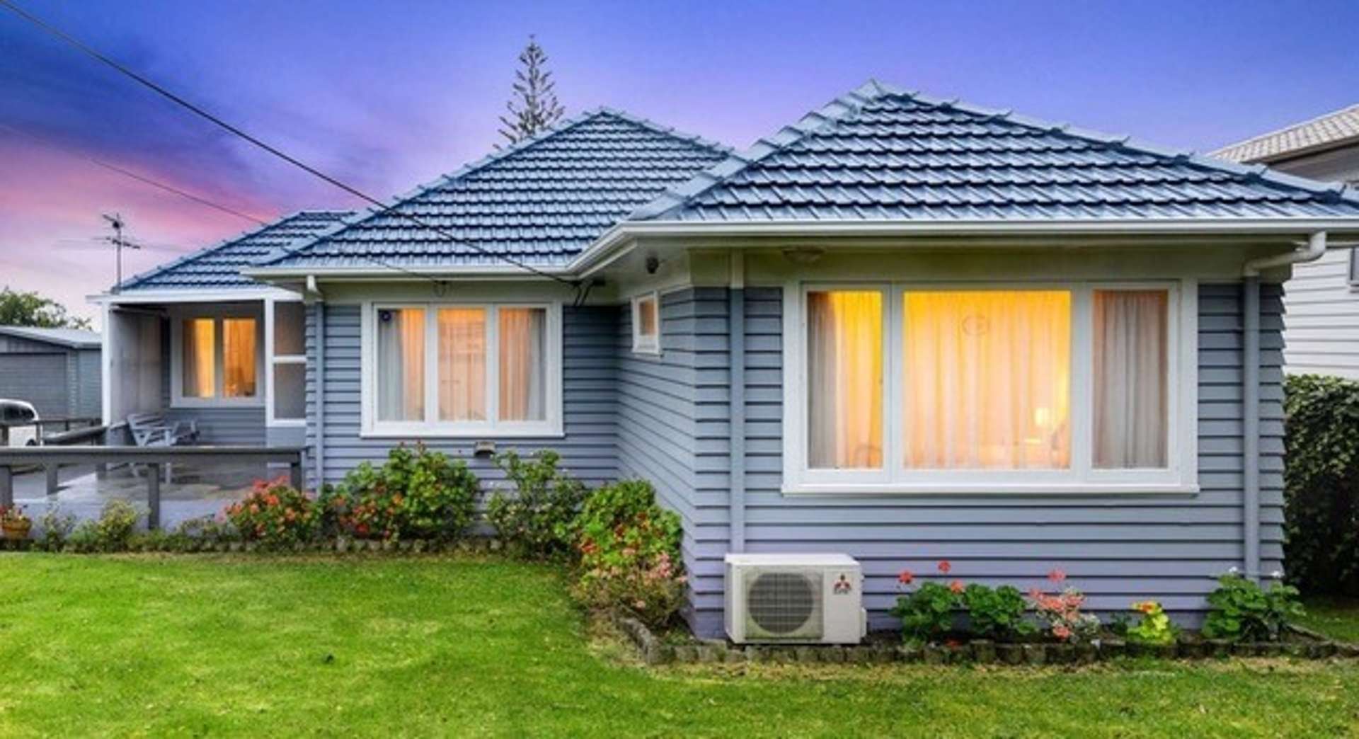 58 Royal Road Massey_0