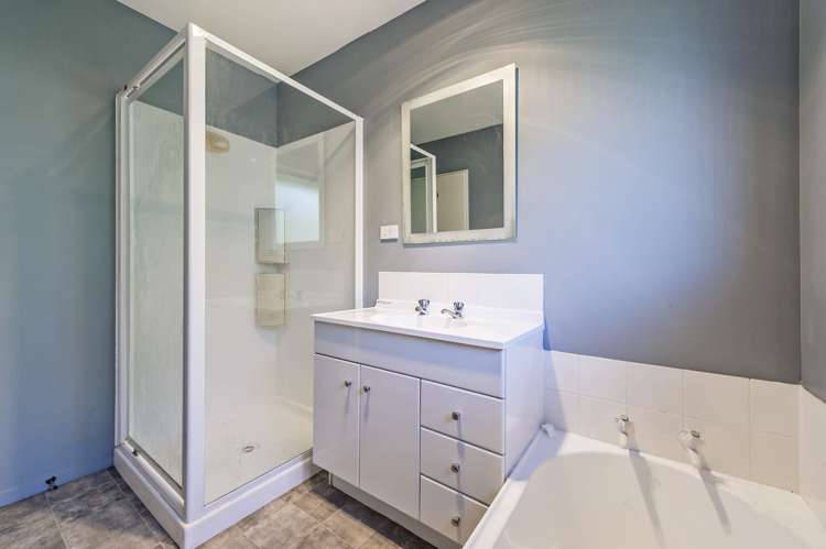 17 Sarsfield Street Southbridge_13