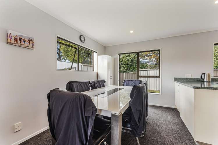 27 Browning Crescent Stoke_10