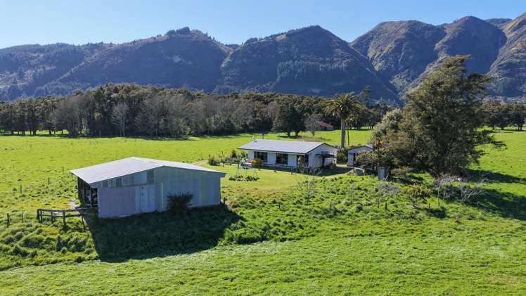84 Loop Road East Takaka_12