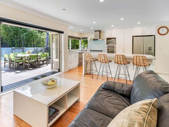 5 Seymour Road Mellons Bay_1