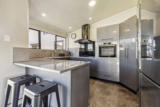 6 Saint Annes Crescent Wattle Downs_2