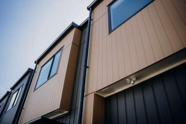 18/694-696 Whangaparaoa Road Stanmore Bay_1