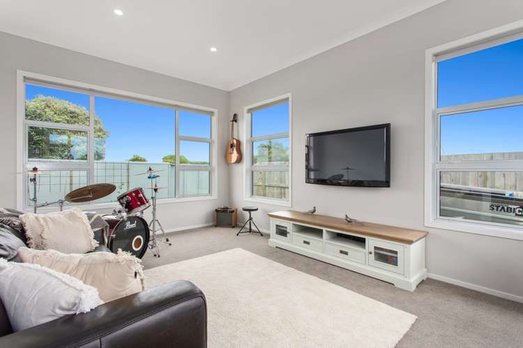 1 Charles Street Ohope_10