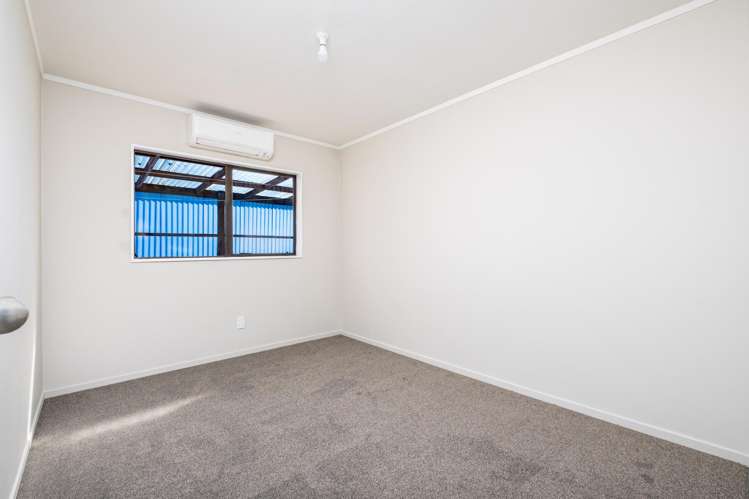 1/6 Hatherley Place Clendon Park_7