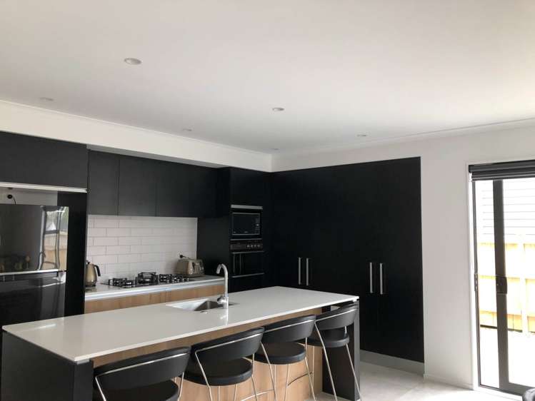 4 Taikura Avenue Red Beach_11