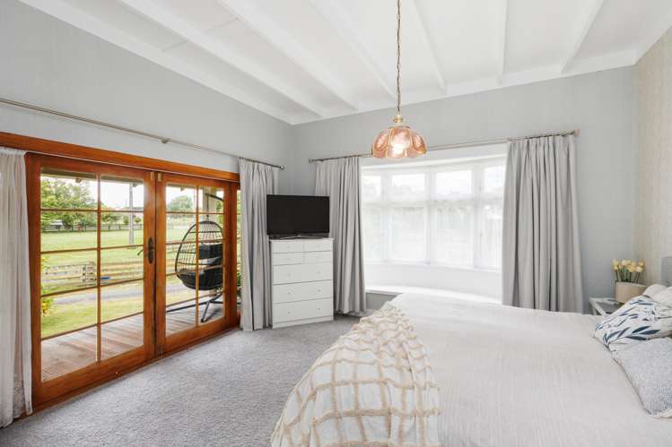 1435 Waughs Road Aorangi_14