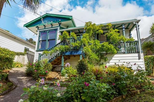 WELL-LOCATED SUNNY VILLA