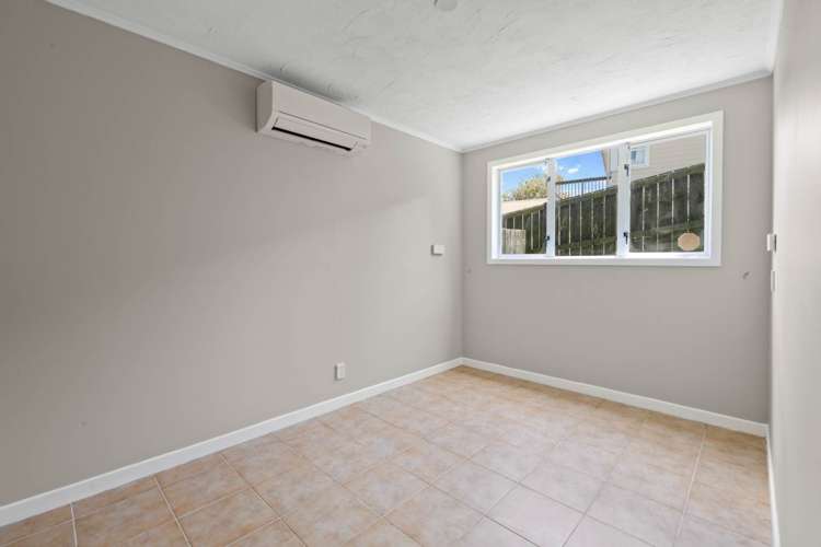 23 Northumberland Avenue Hauraki_17