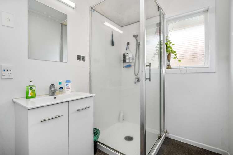 5 Simmonds Grove Greerton_10