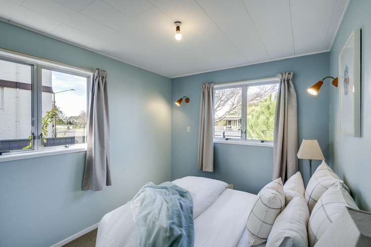 209 Park Road South Akina_10