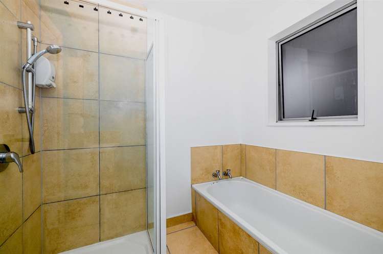 2/441 Armagh Street Linwood_8