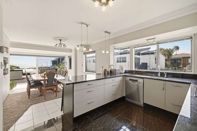 2/394 Oceanbeach Road Mount Maunganui_7
