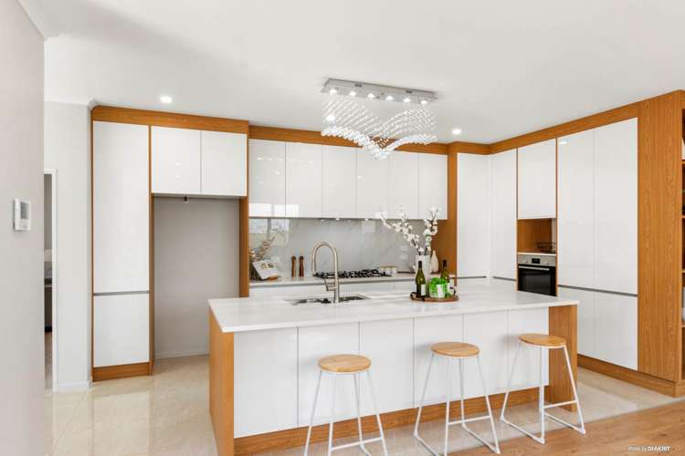 6 Tullymore Drive Flat Bush_6