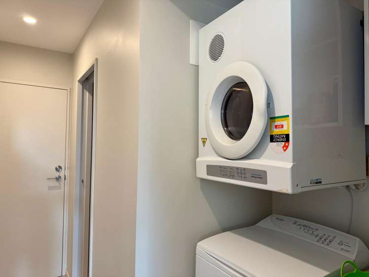 1/24 Andover Street Merivale_17