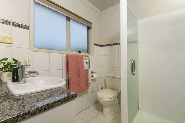 9 Dressage Lane Greenhithe_16