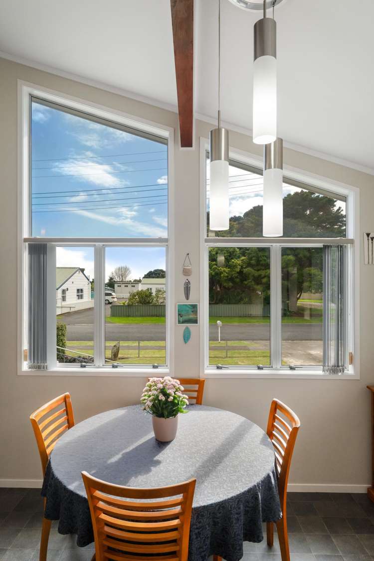 5 West Crescent Te Puru_14