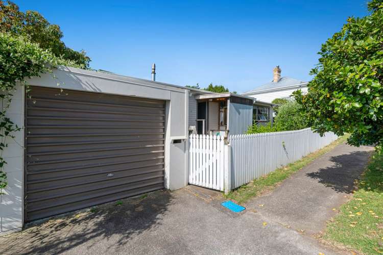 6 Karaka Street Helensville_1