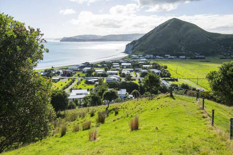 87 Lochiel Street Mahia_21