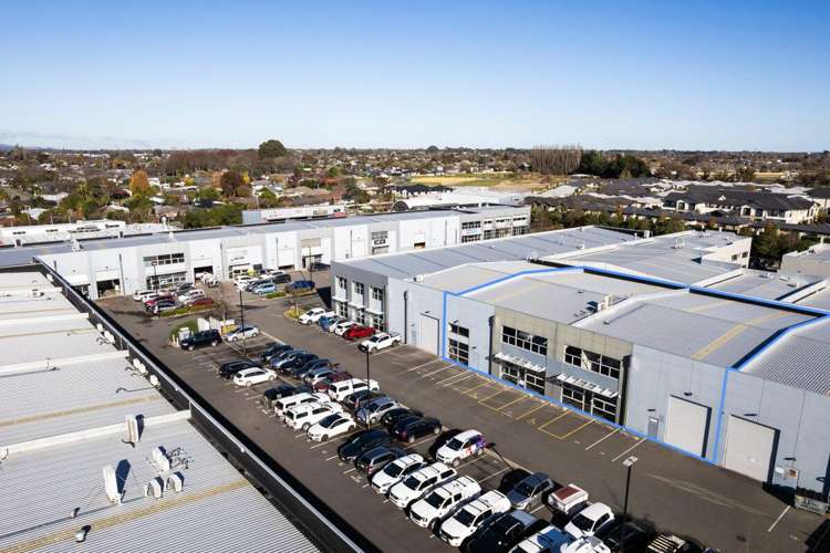 Units 14 & 15, 150 Cavendish Road Casebrook_1