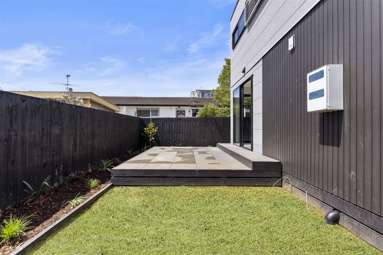 40E Kenderdine Road_2