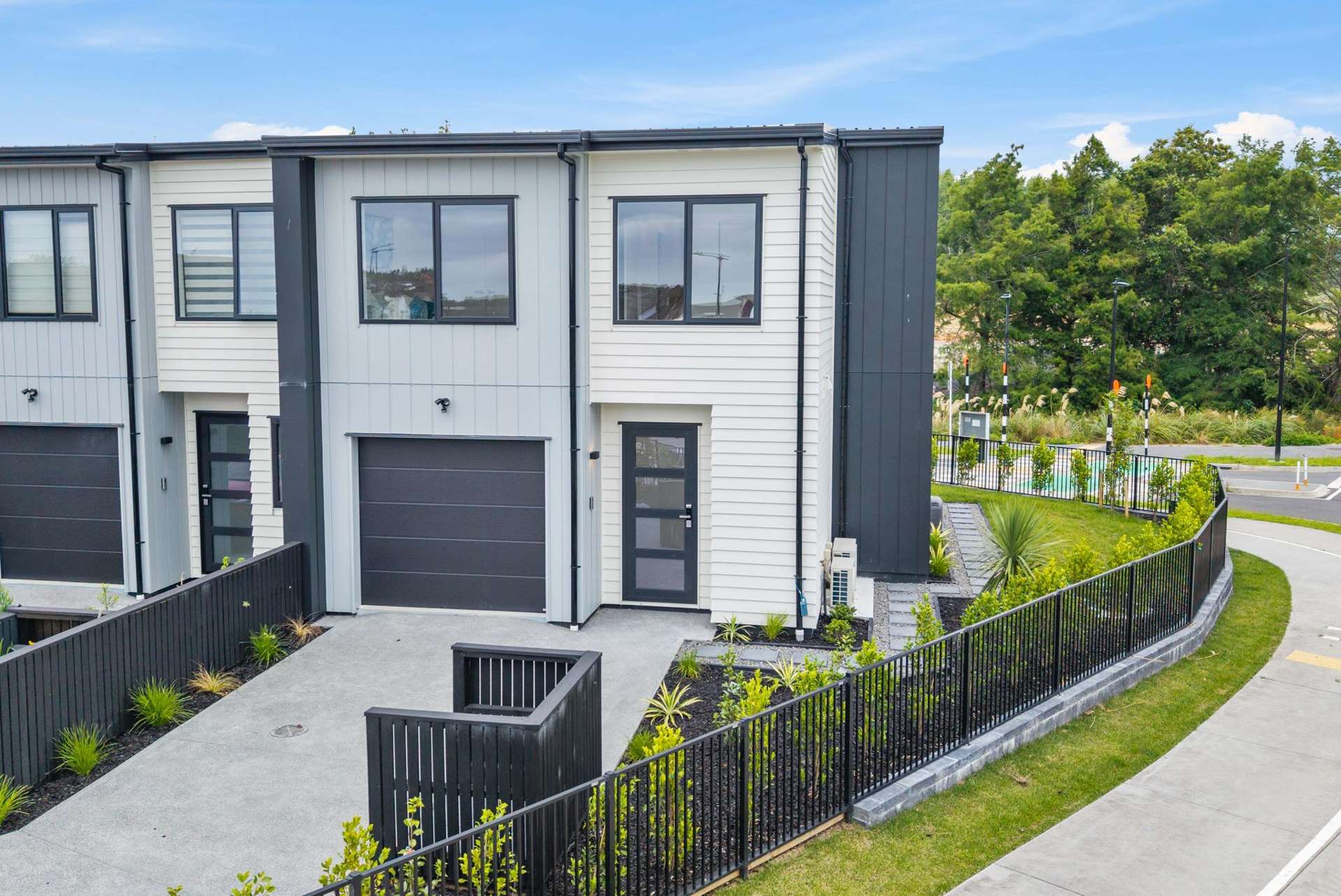 1/299 Te Taruna Drive Milldale_0