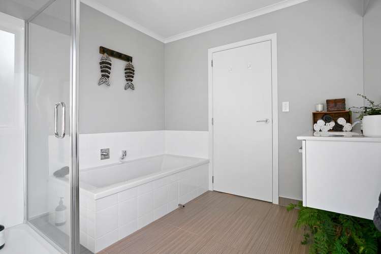 46 Plescher Crescent Leamington_18