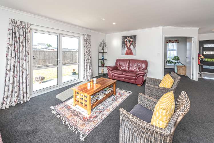 16 Magnolia Crescent Tawhero_5