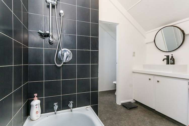 2/7a Seaside Avenue Waterview_7