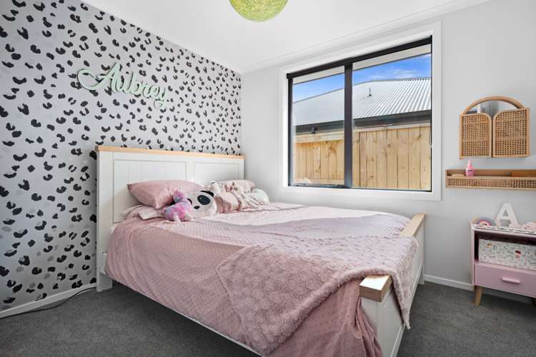 17 Whakaturou Crescent Pyes Pa_12