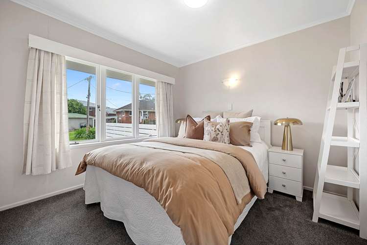 2/56A Taharoto Road Takapuna_11