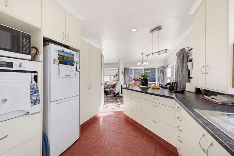 66 Tukapa Street Westown_12