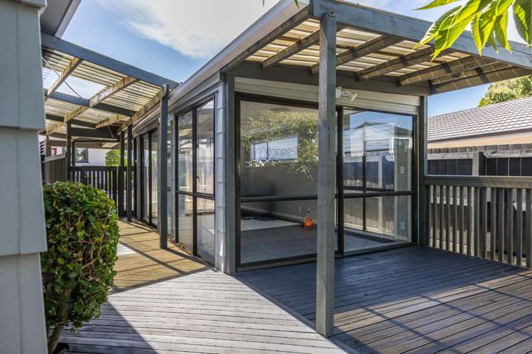 2/31 Gill Avenue Te Atatu Peninsula_8