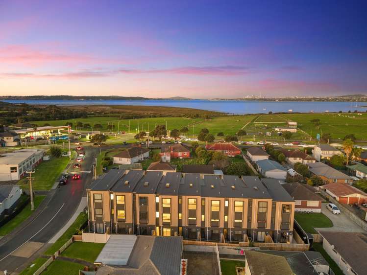 6/4 Toru Street Te Atatu Peninsula_2
