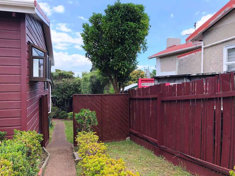 1/8 Wattle Street New Lynn_11