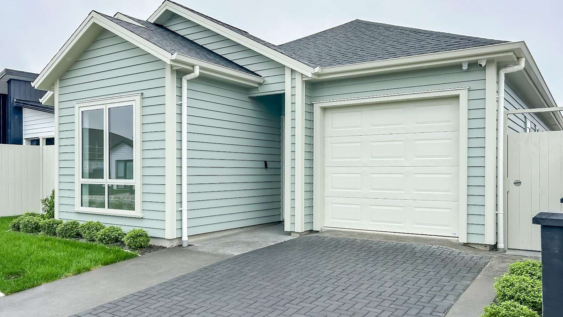 18 Tipu Crescent Wainui_0