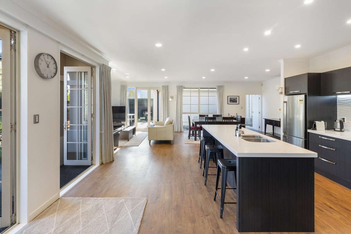 2 Applefield Court_2