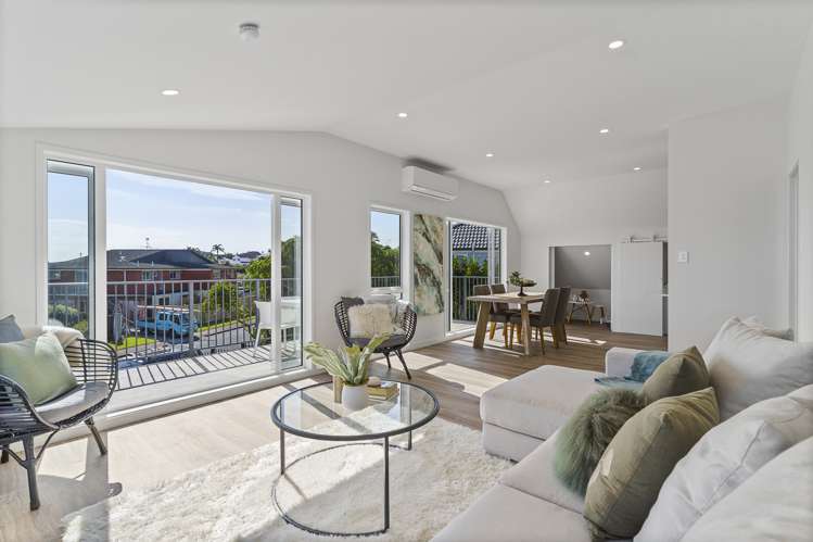 16 Paisley Street Mellons Bay_18