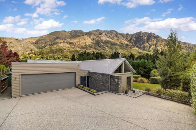 Arthurs Point Ridgeline lifestyle retreat.