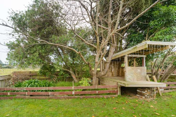 12 Walker Crescent Bulls_13