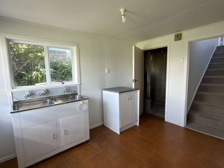 51 Douglas Street Okitu_1