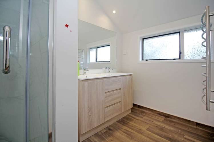 1/141 Bradbury Road Botany Downs_8