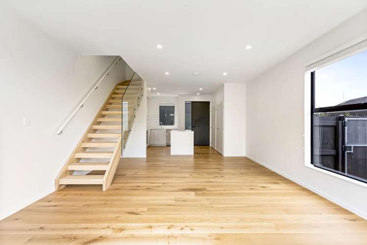 10/82 East Coast Road Milford_7