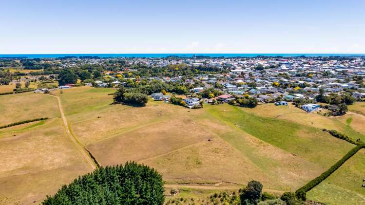0n Douglas Street Sections Hawera_14